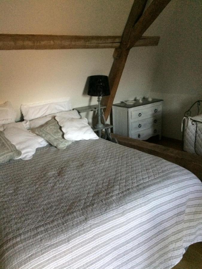 라젤르이본 La Mouliniere, Jolie Longere Du Xviie B&B 외부 사진