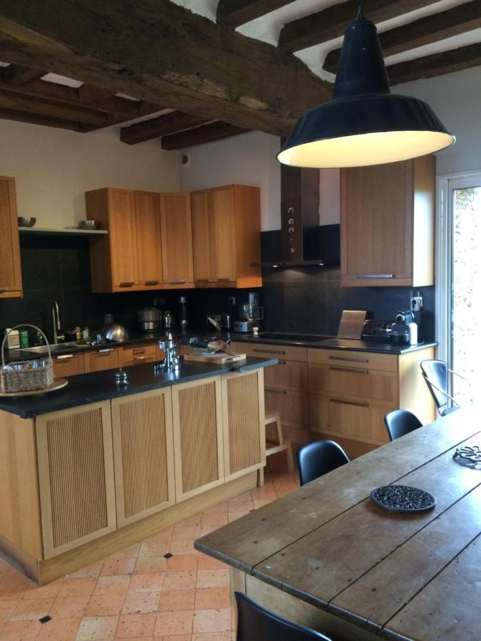 라젤르이본 La Mouliniere, Jolie Longere Du Xviie B&B 외부 사진